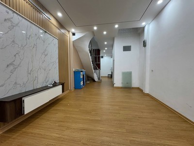 Bán căn nhà 3 tầng trung tâm thành phố Vĩnh Yên, Vĩnh Phúc. Giá chỉ 2.55 tỷ 1