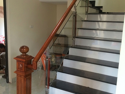 Vách ngăn cầu thang giúp tối ưu không gian nhà ống như thế nào 0