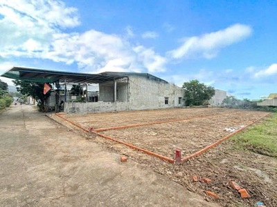 Chính chủ cần bán 2 lô liền kề, diện tích 420m2 có 180m2 đất ở, cách chợ Đại Hiệp 200m 2