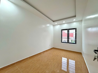 Bán nhà 4 tầng, ngang gần 6m chỉ sau căn nhà mặt đường tại Phủ Thượng Đoạn 2