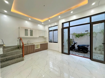 Bán nhà 4 tầng, ngang gần 6m chỉ sau căn nhà mặt đường tại Phủ Thượng Đoạn 9