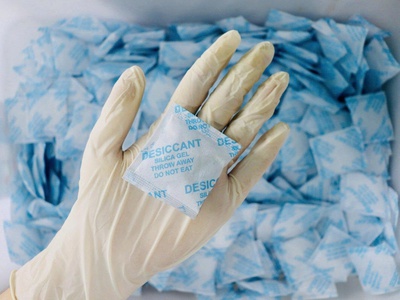 Dùng gói hút ẩm Thịnh Phong cho đồ ăn vặt, thực phẩm có ngăn được mềm ỉu không 0