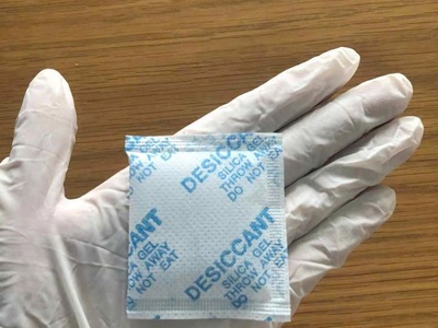 Giữ giòn, chống mềm ỉu đồ ăn vặt bánh mứt bằng gói hút ẩm Thịnh Phong có an toàn không 0