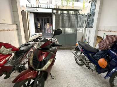 Nhà 2 tầng nở hậu hẻm thông 3,5m hoài thanh p bình đông giá 6,9 tỷ 1