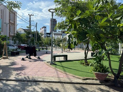 Bán 2 lô liền kiệt 5m đường hồ xuân hương,dt 200m2 ngang 8.4m đối diện công viên 0