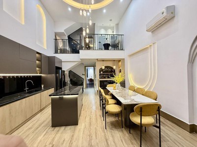 Bán nhà hẻm trương công định    phường 14 tân bình  6,5x15m 3 tầng 0