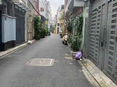 Bán nhà hẻm trương công định    phường 14 tân bình  6,5x15m 3 tầng 3