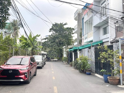 Nhà mới hiệp bình chánh gần phạm văn đồng, hẻm xe tải, 4pn 5wc, full nội thất 4