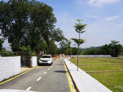 Giá chỉ 2.8 tỷ, đất đô thị hòa lạc, gần đhqc và fpt, diện tích 100m , mặt tiền 7m 3