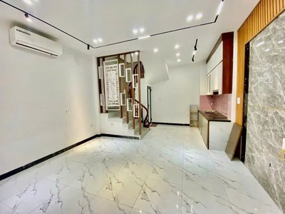 Phố tân thuỵ  dt 30m - mt 4,65m  hàng xóm vinhomes  oto vào nhà  chỉ 7,x tỷ 2