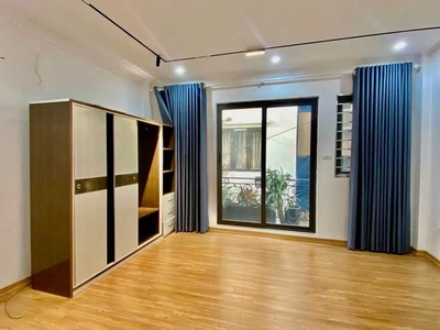 Phố tân thuỵ  dt 30m - mt 4,65m  hàng xóm vinhomes  oto vào nhà  chỉ 7,x tỷ 3