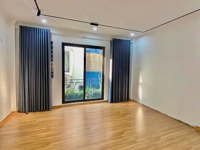 Phố tân thuỵ  dt 30m - mt 4,65m  hàng xóm vinhomes  oto vào nhà  chỉ 7,x tỷ 4