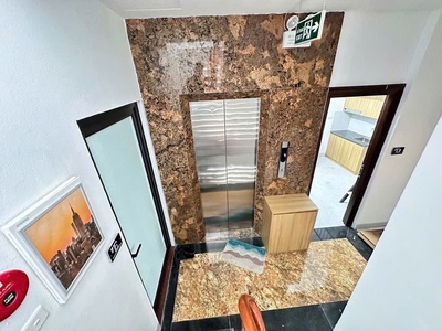 Bán nhà lô góc - 8 tầng thang máy- vũ trọng phụng - 20 phòng full đồ- giá đầu tư 2