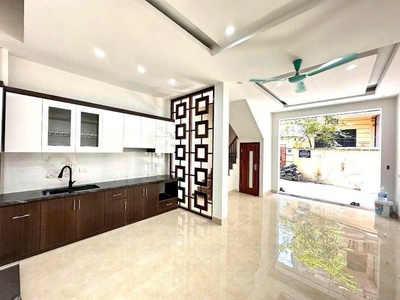 Xuân la 35m x5 tầng 11,5 tỷ ô tô vào nhà,lô góc,gần phố 1