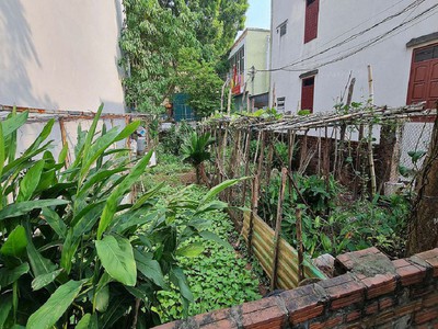 Rẻ nhất Gia Lâm, Hà Nội. 20xx triệu có 42m2, mt 5m ngõ rộng, nông. Lh 0989894845 1