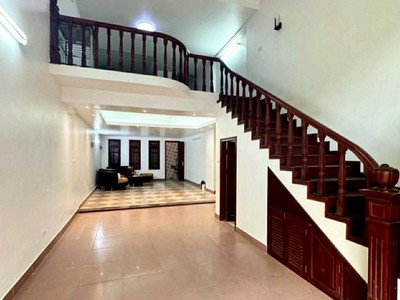 Bán nhà Huỳnh Thúc Kháng 50m2, ô tô sát nhà, phân lô ngõ thông, hơn 9 tỷ 0