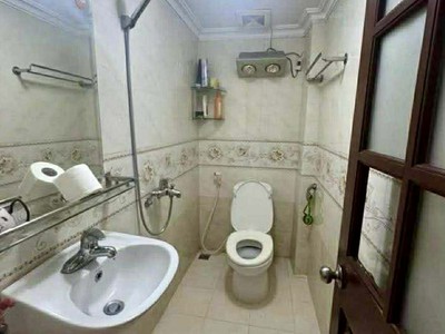 Bán nhà Huỳnh Thúc Kháng 50m2, ô tô sát nhà, phân lô ngõ thông, hơn 9 tỷ 3