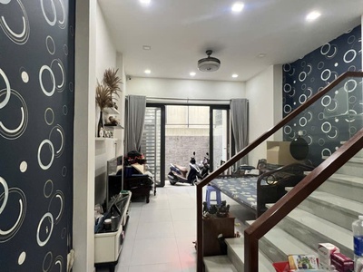 Quận 10 - nguyễn duy dương - sát mặt tiền - 56m2 - 4 tầng - 8.8 tỷ 0