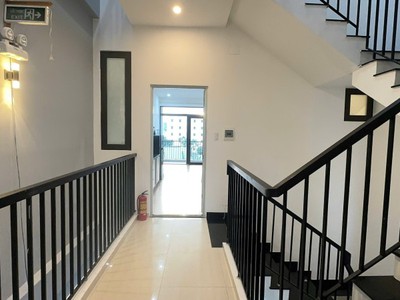 Toà căn hộ 5 tầng - kề biển và các khu resort - dòng tiền 50tr - ngay mnh mạng 2