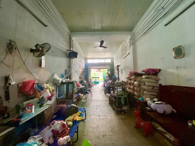 Không có căn thứ 2 - ngay trung tâm - nhà 4 tầng hẻm xe tải - thông tứ tung - 0