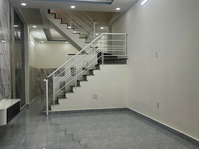 Nhà 1 sẹt ngắn 10m ra song hành q12 - ngã tư an sương- dt40m2 - 2 tầng -2pg-2wc - giá 3 tỷ 2