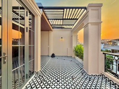 Nhà đẹp - chính chủ - xây mới 100 - 5 tầng btct - 4pn lớn - tặng full nội thất - giá 8.7 tỷ - tl 4