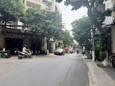 Vị trí phố Kinh Doanh Đặng Văn Ngữ - 80m2, 3 tầng, ngang gần 6m, xe hơi đỗ cửa chỉ 11.5 tỷ. 0