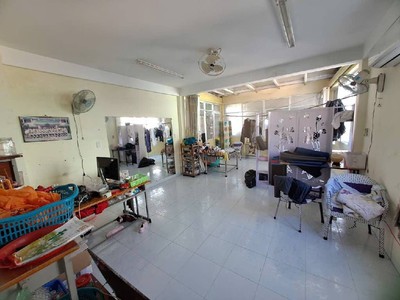 Vị trí phố Kinh Doanh Đặng Văn Ngữ - 80m2, 3 tầng, ngang gần 6m, xe hơi đỗ cửa chỉ 11.5 tỷ. 2