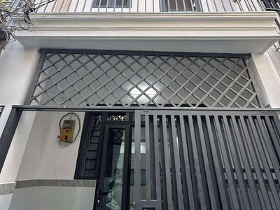 Nhà 2 tầng mới - sổ hoàn công- gần 40m2- chỉ 3.9 tỷ tl 0