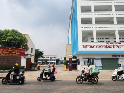 Cho thuê nhà nb mặt tiền văn cao q.tân phú 240m ,ngang 12m - cạnh trường cđ gtvt 3 2