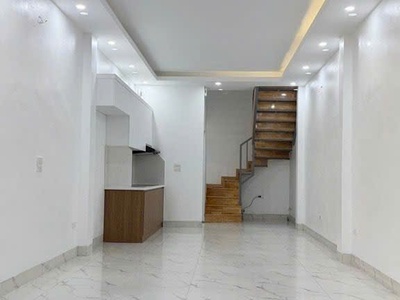 Chính chủ bán nhà 2 tầng mặt ngõ giải phóng , ô tô đỗ cửa 1