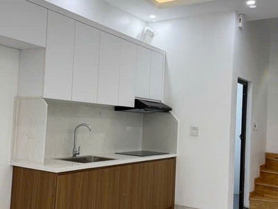 Chính chủ bán nhà 2 tầng mặt ngõ giải phóng , ô tô đỗ cửa 2