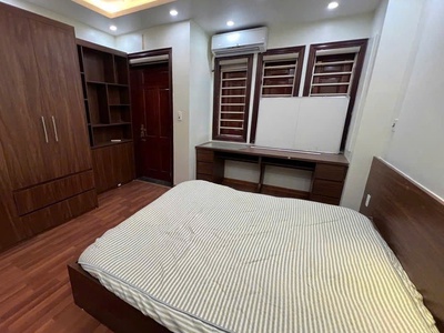 Cho thuê nguyên căn sân cổng Văn Cao, DT: 85m2, 4 ngủ khép kín. 5