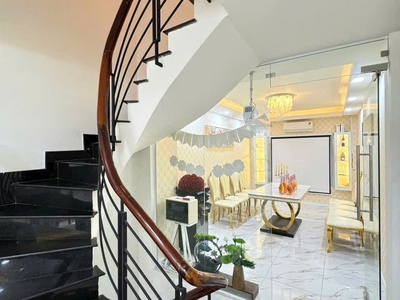 Bán nhà - xhx - phú nhuận - chính chủ bán 8.9 tỷ - phan đình phùng - 5 tầng btct - 4pn lớn - siêu 3