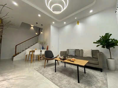 Phố lâm du, bồ đề  dân xây 35m - mt 4m  gần phố, bãi xe gửi ngày đêm  nhích 8₫ là gả 1