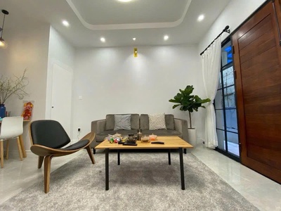 Phố lâm du, bồ đề  dân xây 35m - mt 4m  gần phố, bãi xe gửi ngày đêm  nhích 8₫ là gả 2