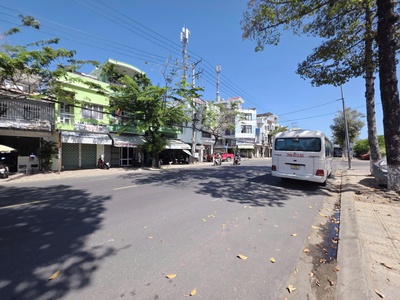 Bán Nhà 2 Tầng 1 Tum 2 Mặt Tiền Gần Biển Tô Hiệu, Nha Trang 1