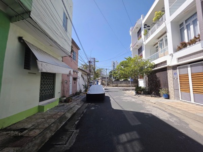 Bán Nhà 2 Tầng 1 Tum 2 Mặt Tiền Gần Biển Tô Hiệu, Nha Trang 4