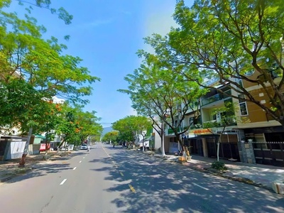 Cho thuê nhà 3 tầng đường Trần Nhân Tông, Sơn Trà gần Khúc Hạo. 0