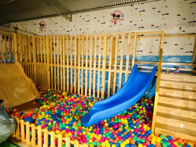 Máng trượt rẽ nghiêng về 1 bên loại siêu dày xịn riêng máng 21 kg dài 2m3 dày 30 cm cực chắc chắn 09 17