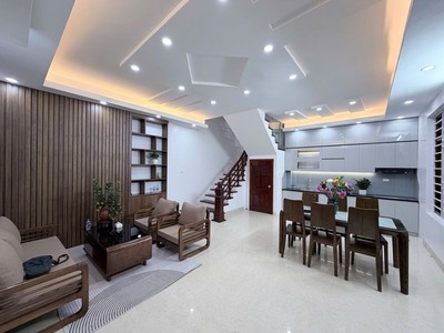 Giá hiếm , bán nhà võng thị thụy khuê, gần ô tô, mặt tiền rộng, chỉ 14 tỷ 0