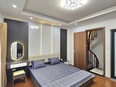 Phúc lợi  dt 30m xây 5 tầng rộng rãi  ô tô 4 chỗ qua nhà  chỉ 5,x tỷ 3