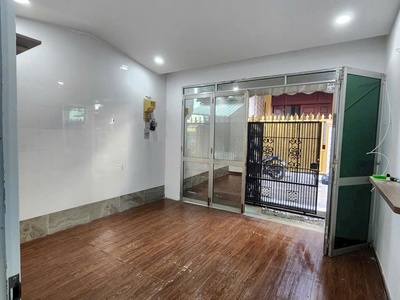 110. cho thuê nhà trệt 2 lầu hẻm 137 hoàng văn thụ, p. ninh kiều, cần thơ 2