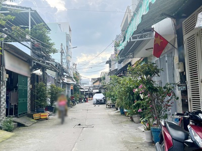 Nhà mới 3 tầng c3 phạm hùng,bình hưng,bình chánh. giá: 3.6 tỷ 4