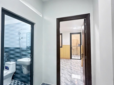 Nhà shhc 4.4 11m/2lầu/4pn/3toilet hẻm thông 39 dạ nam p2q8 3