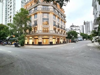 Đất góc 2 mặt tiền  ngay ngã 4 nguyễn văn linh   nguyễn hữu thọ 0