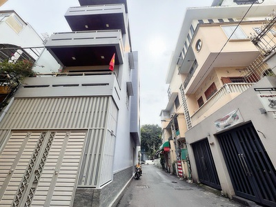 Hiếm bán ngang 4m   21m - mặt đường hxh nguyễn đình chiểu, q3 - xung quanh là biệt thự dát vàng 4