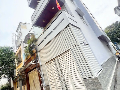 Hiếm bán ngang 4m   21m - mặt đường hxh nguyễn đình chiểu, q3 - xung quanh là biệt thự dát vàng 1