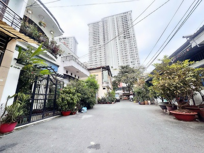 Hiếm ngang 5m nở hậu 6,6m   16m vuông đẹp - bán nhà 5 tầng thang máy đ.bến vân đồn, p.khánh hội, 1