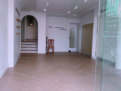Cho thuê nhà mặt đường Lương Khánh Thiện , Ngô Quyền . Vị trí đẹp , kinh doanh hàng sạch sẽ ok 0